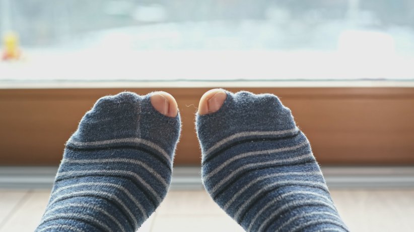 Utiliser les chaussettes trouées pour cirer les chaussures Utiliser les chaussettes trouées pour cirer les chaussures