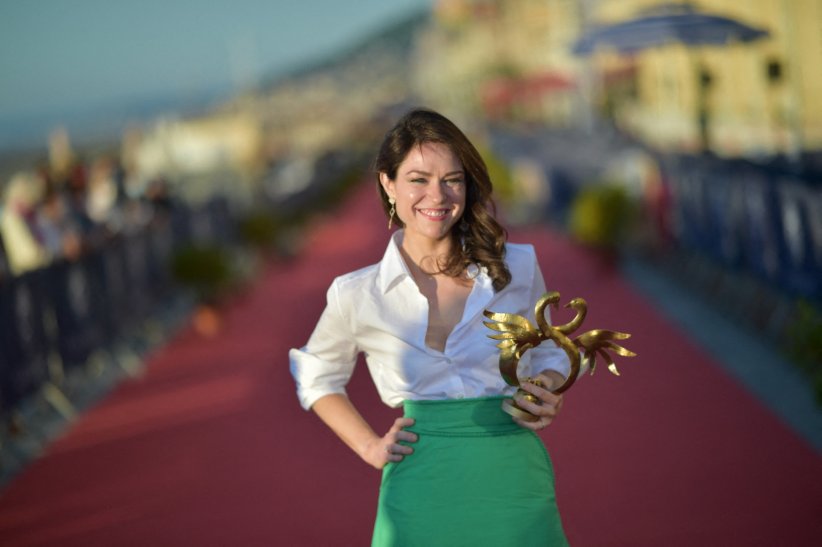 Emilie Dequenne se sent toute légère Emilie Dequenne se sent toute légère