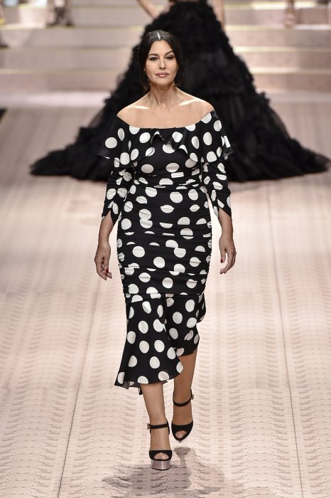 Elle s'est fait connaître en tant que mannequin Elle s'est fait connaître en tant que mannequin