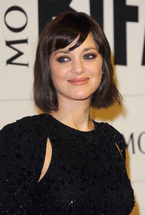 Le carré frangé de Marion Cotillard Le carré frangé de Marion Cotillard