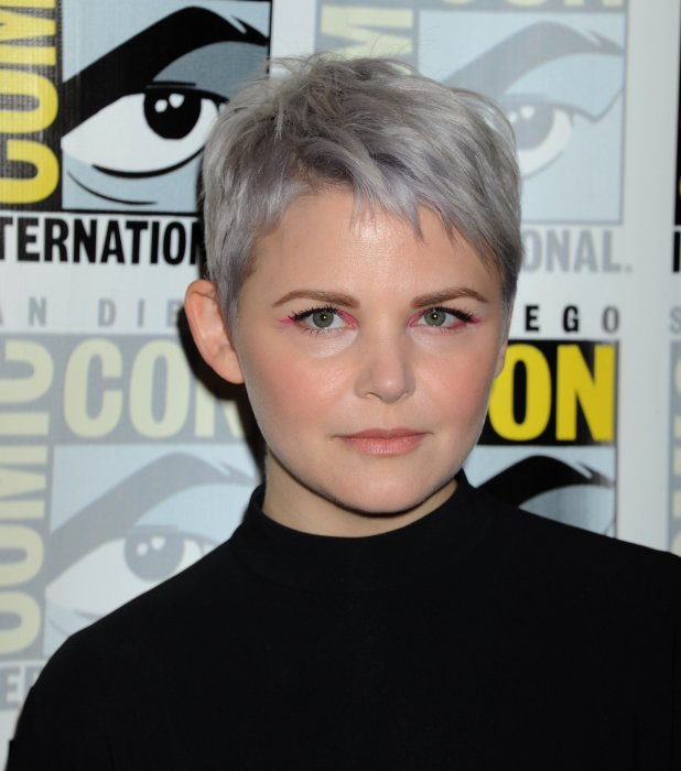 Ginnifer Goodwin succombe à la tendance du "granny hair" Ginnifer Goodwin succombe à la tendance du "granny hair"