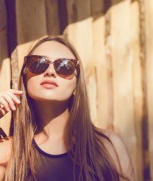 Maquiller un coup de soleil : fausse bonne idée ?