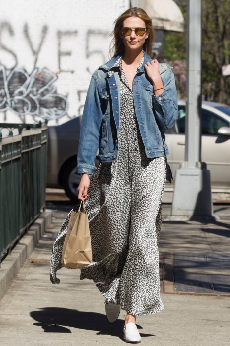 La veste en jean selon Karlie Kloss La veste en jean selon Karlie Kloss