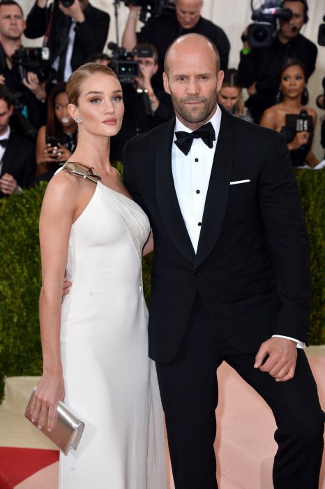 Rosie Huntington-Whiteley : prudence est mère de sûreté Rosie Huntington-Whiteley : prudence est mère de sûreté