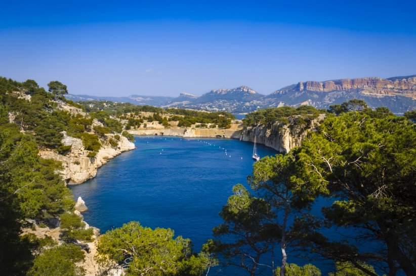 Cassis et Marseille et leurs calanques apaisées Cassis et Marseille et leurs calanques apaisées