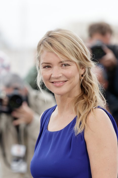 Virginie Efira : le bisou plutôt que la baffe Virginie Efira : le bisou plutôt que la baffe