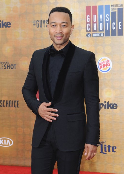 John Legend : le musicien est un papa heureux ! John Legend : le musicien est un papa heureux !