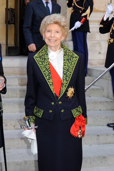 Hélène Carrère d'Encausse enterre la réforme de l'orthographe Hélène Carrère d'Encausse enterre la réforme de l'orthographe