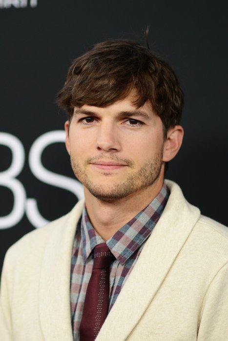 Ashton Kutcher : il a arrêté en lisant un livre Ashton Kutcher : il a arrêté en lisant un livre