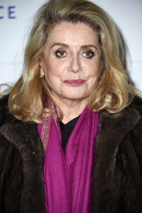 Catherine Deneuve : elle cloue le bec à une critique Catherine Deneuve : elle cloue le bec à une critique