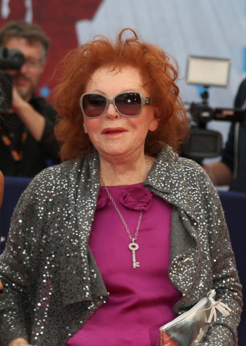 Régine : la cigarette de la discorde Régine : la cigarette de la discorde