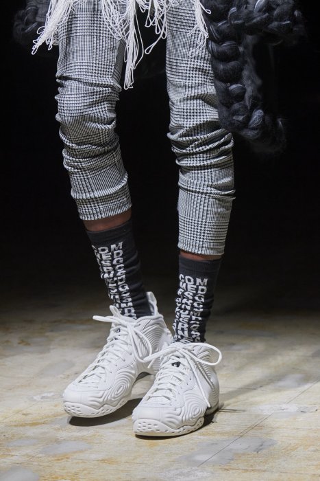 Une collab de baskets originale avec Comme des Garçons Homme Plus x Nike Foamposite Une collab de baskets originale avec Comme des Garçons Homme Plus x Nike Foamposite