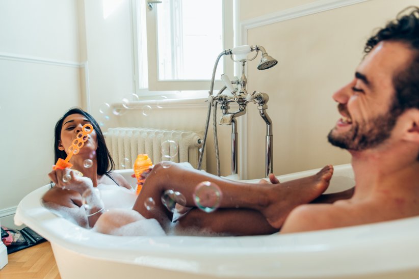 Prendre un bain à deux Prendre un bain à deux