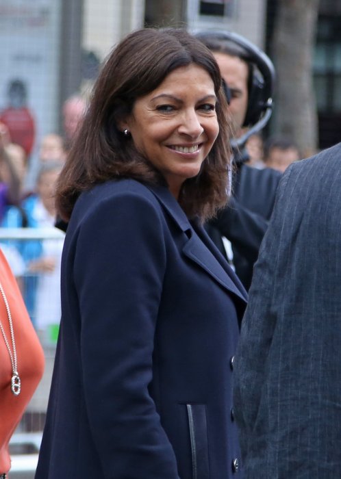 Anne Hidalgo réduit le trafic parisien Anne Hidalgo réduit le trafic parisien