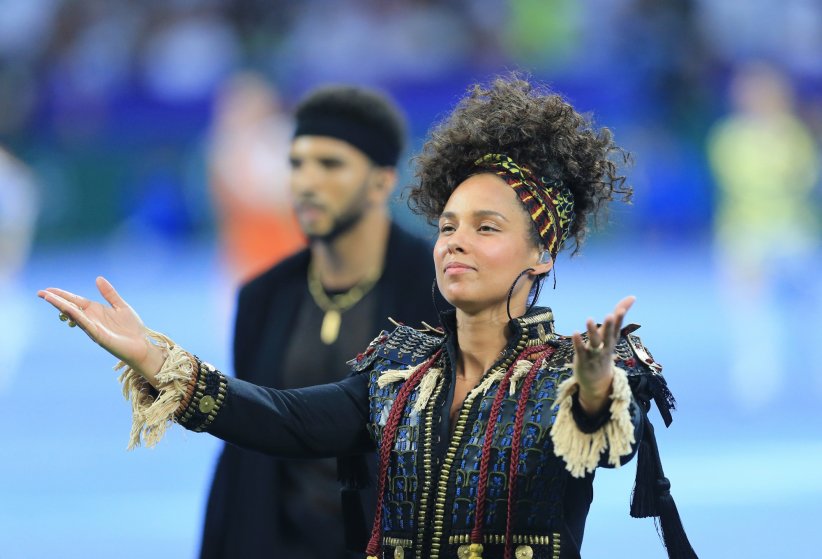 Alicia Keys interdit les téléphones dans ses concerts Alicia Keys interdit les téléphones dans ses concerts