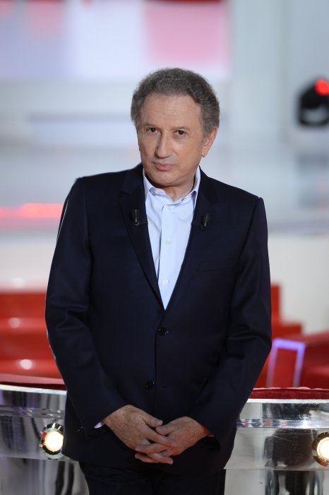 Michel Drucker voue un culte étrange Michel Drucker voue un culte étrange