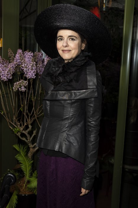 Amélie Nothomb, son nouveau roman en tête des ventes Amélie Nothomb, son nouveau roman en tête des ventes