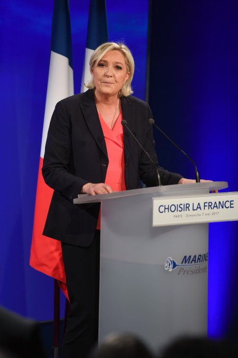 Marine Le Pen lance des "emprunts patriotiques" Marine Le Pen lance des "emprunts patriotiques"