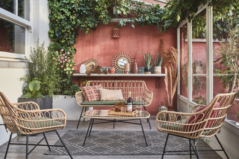 Un salon de jardin dans la véranda Un salon de jardin dans la véranda