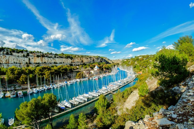 Cassis, pour une parenthèse ensoleillée dans les Calanques Cassis, pour une parenthèse ensoleillée dans les Calanques