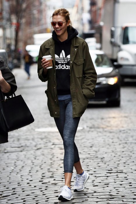 Karlie Kloss : le mannequin joue la carte de la simplicité Karlie Kloss : le mannequin joue la carte de la simplicité