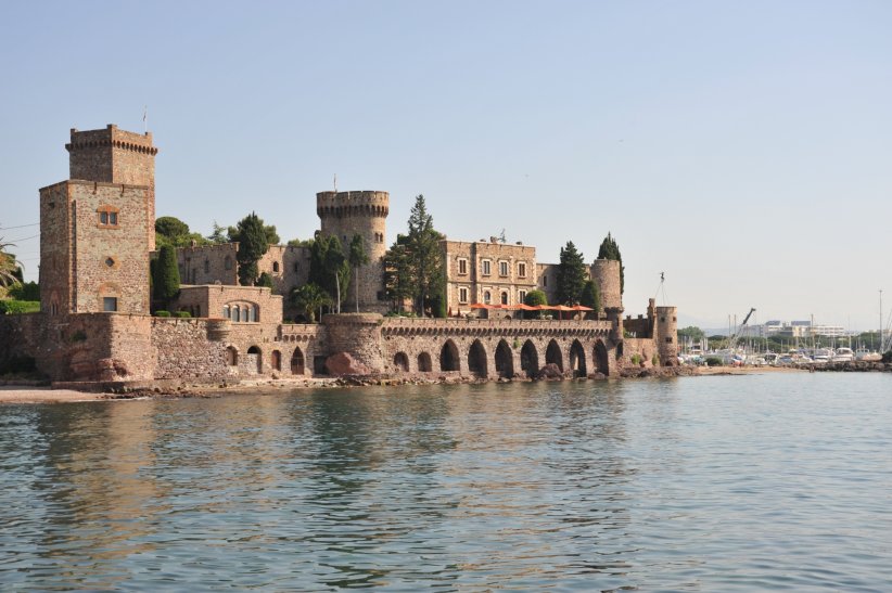 Le château de la Napoule et sa fantaisie Le château de la Napoule et sa fantaisie
