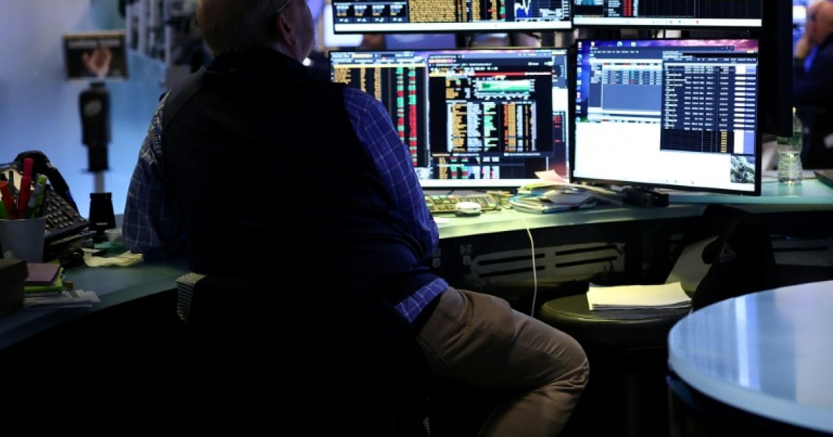 Global stock markets shared between geopolitical risks and company results: News