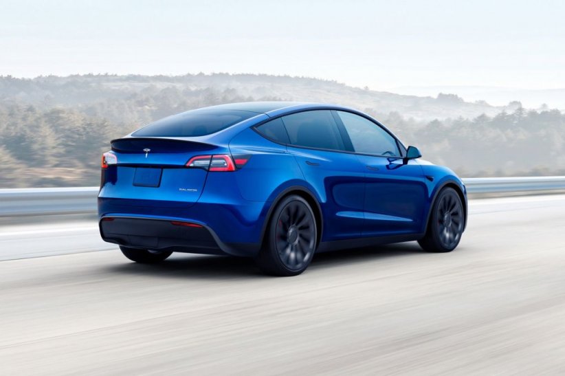 Tesla Model Y - à partir de 49 990 €. Tesla Model Y - à partir de 49 990 €.