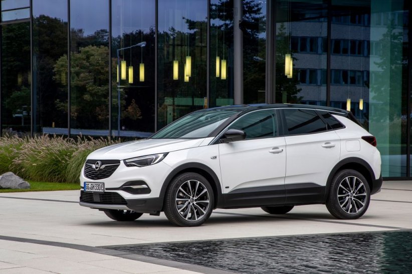 Opel Grandland X HYbrid4 300 ch : 59 km. Opel Grandland X HYbrid4 300 ch : 59 km.