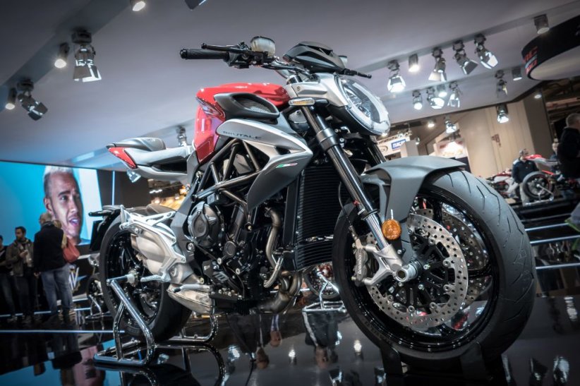 MV agusta Brutale 800 : moins brutale ! MV agusta Brutale 800 : moins brutale !