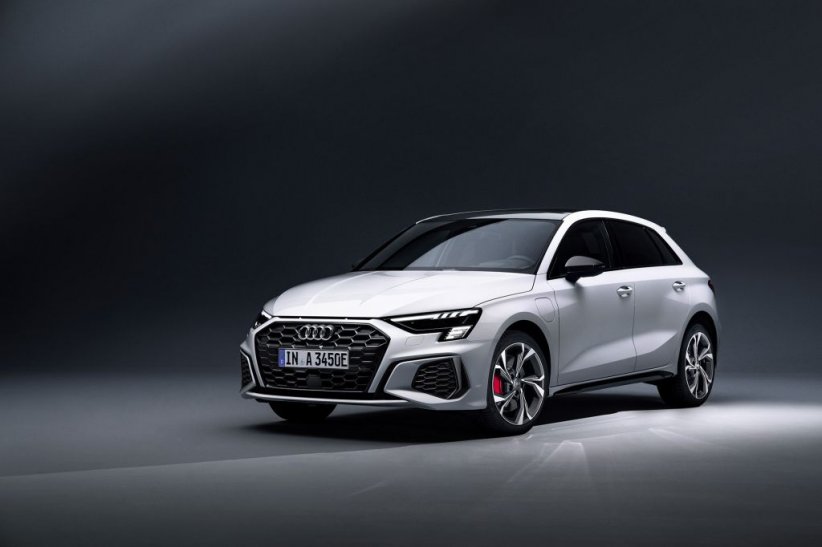 Audi A3 Sportback 45 TFSIe : 60 km. Audi A3 Sportback 45 TFSIe : 60 km.