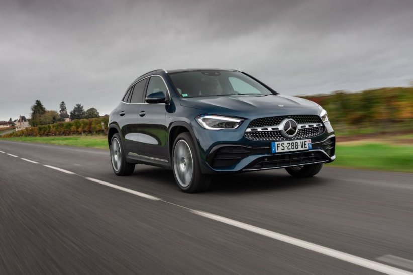 Mercedes GLA 250e : 63 km. Mercedes GLA 250e : 63 km.