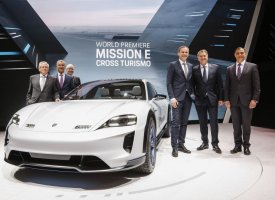 PORSCHE Mission E Cross Turismo