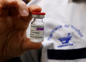 Vaccins : AstraZeneca n'a pas fait de promesses excessives à l'UE, selon son directeur général