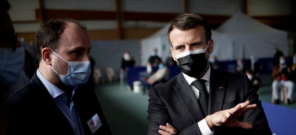 Covid-19 : Emmanuel Macron appelle à vacciner tous les jours "matin, midi et soir"