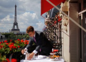 Les hôtels de luxe parisiens se préparent à rouvrir leurs portes