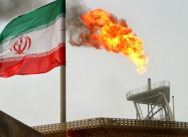 Le pétrole chute avec l'Iran, malgré la baisse des stocks US