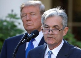Fed: Powell entretient l'espoir de baisse des taux
