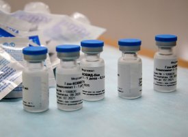 Vaccination : le retard en Europe pourrait coûter 90 milliards d'euros
