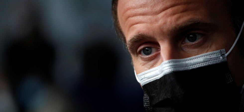 Vaccination : "On n'a pas été assez vite, assez fort", reconnaît Emmanuel Macron