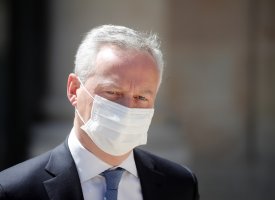 Fermeture des centres commerciaux : "on limite les dégâts sur les finances publiques", selon Le Maire