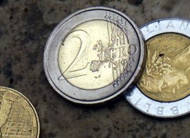 Devises : l'euro déprimé par des "stats" décevantes en zone euro