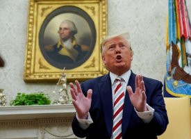 Trump maintient que Powell est "un golfeur sans aucun toucher"