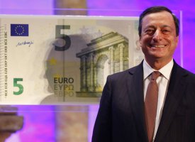 Devises : le dollar toujours ferme, l'euro et la livre rechutent