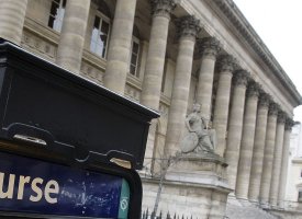 Clôture Paris : le CAC40 se replie vers les 5.600 pts