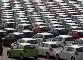 Automobile : Macron promet un soutien "massivement amplifié"