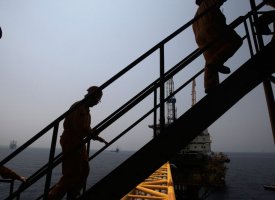 Pétrole : repli des stocks hebdomadaires américains de brut