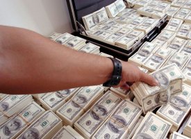 Devises : le dollar fait office de valeur refuge avant le G20...
