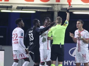 Ce joueur de Ligue 2 qui bat un record de cartons rouges