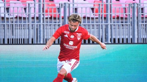 Brest : Hugo Magnetti va prolonger